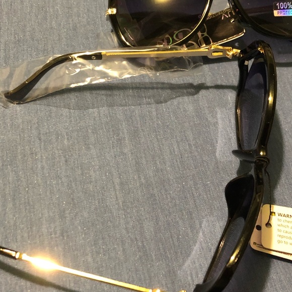 Sunglasses 🕶 - Picture 3 of 4